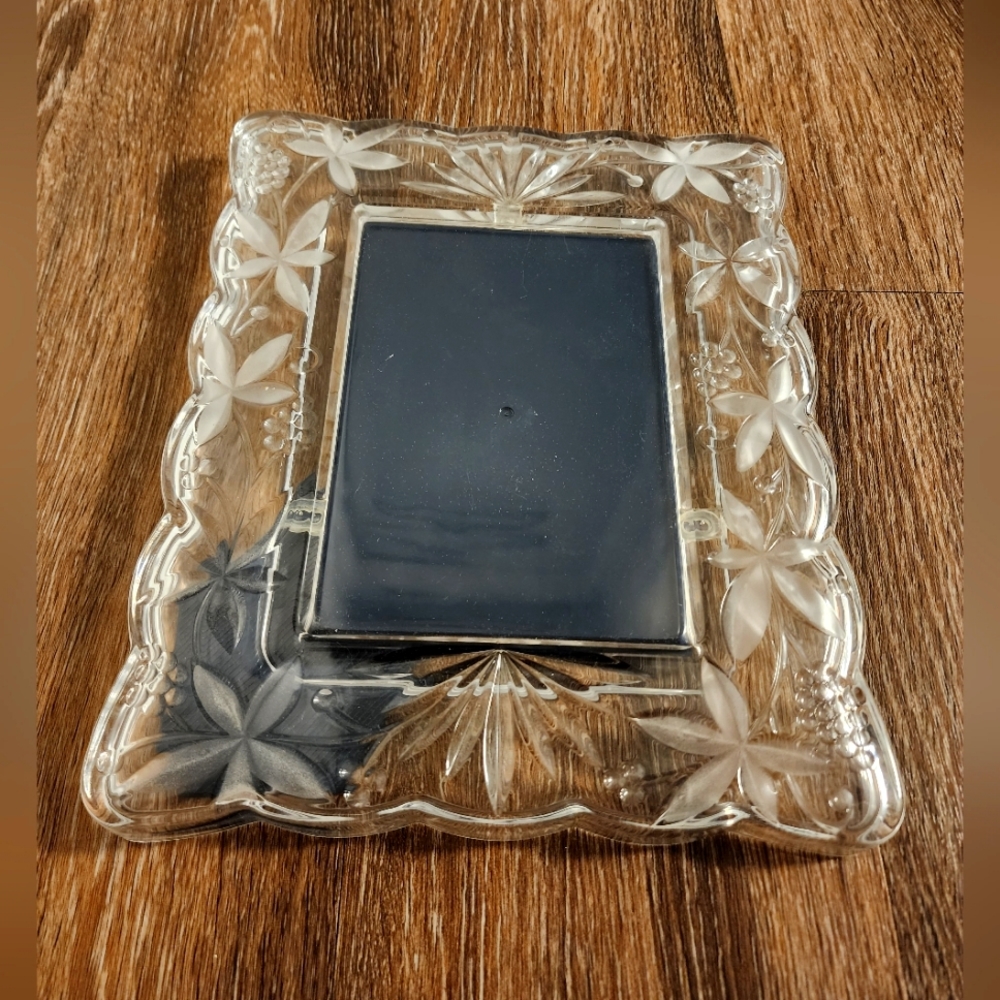 🟡 2 For $25 🟡 Mikasa Glass Picture Frame